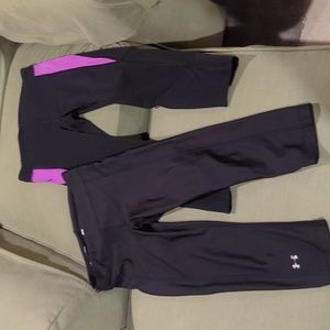 Set of cropped UA leggings